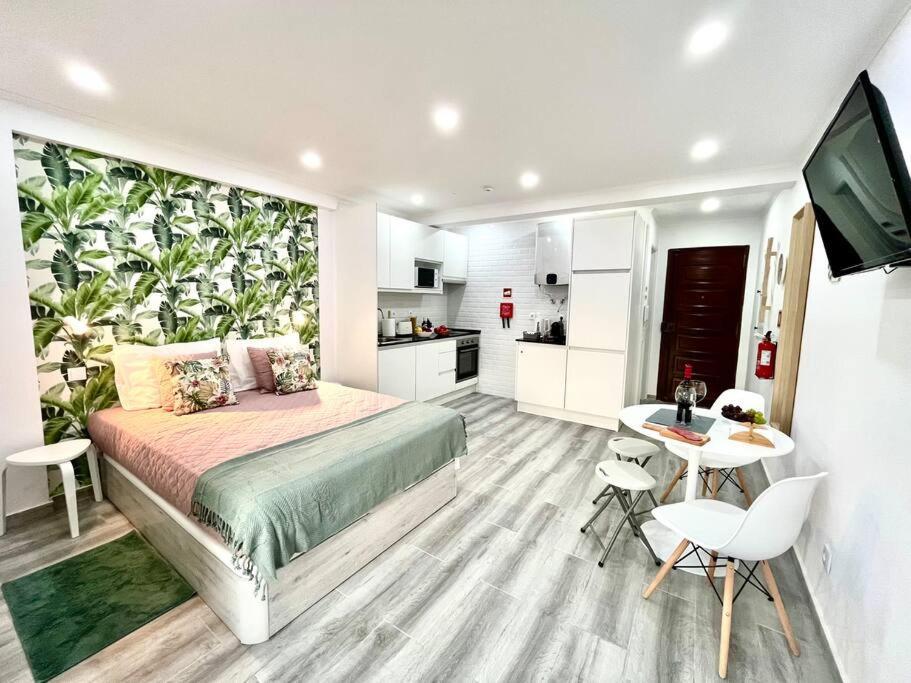 New-Romantic Studio Near The Beach! Paço de Arcos Eksteriør bilde