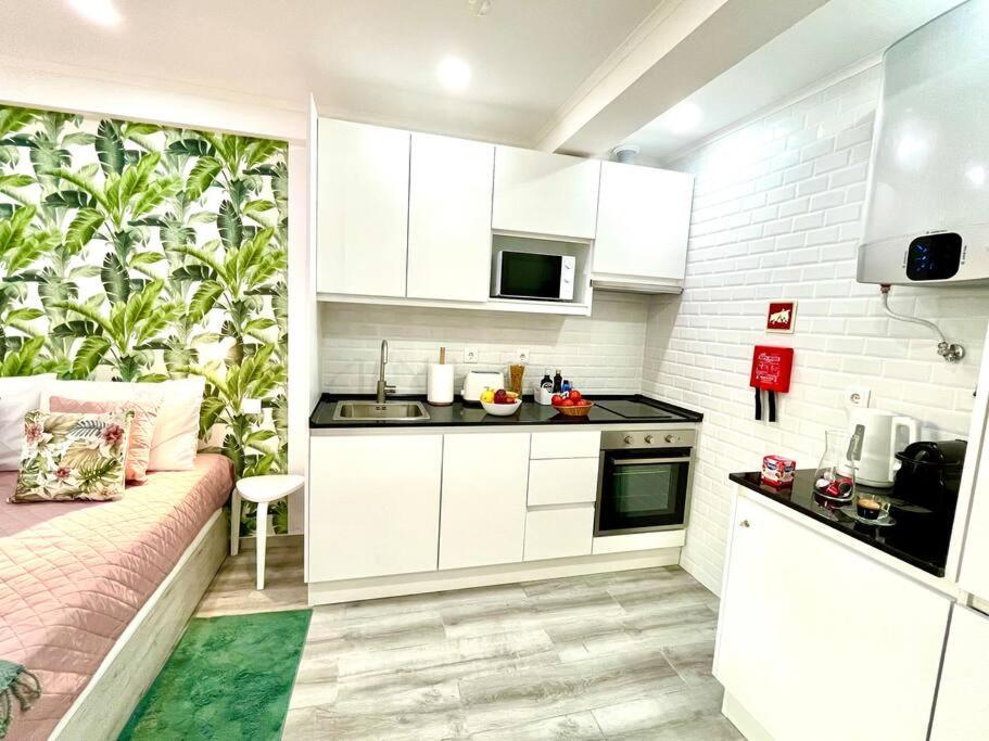 New-Romantic Studio Near The Beach! Paço de Arcos Eksteriør bilde